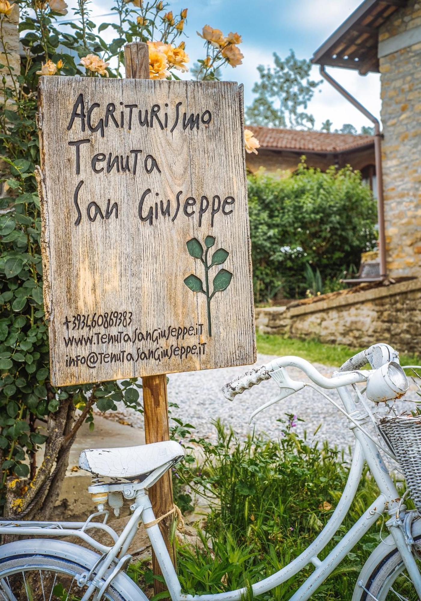 Agriturismo Tenuta San Giuseppe Cossano Belbo Exterior foto